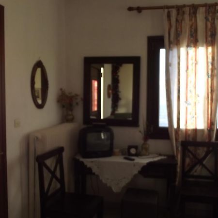 קוניטסה Gerakofolia Rooms To Let מראה חיצוני תמונה