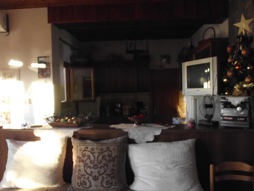 קוניטסה Gerakofolia Rooms To Let מראה חיצוני תמונה